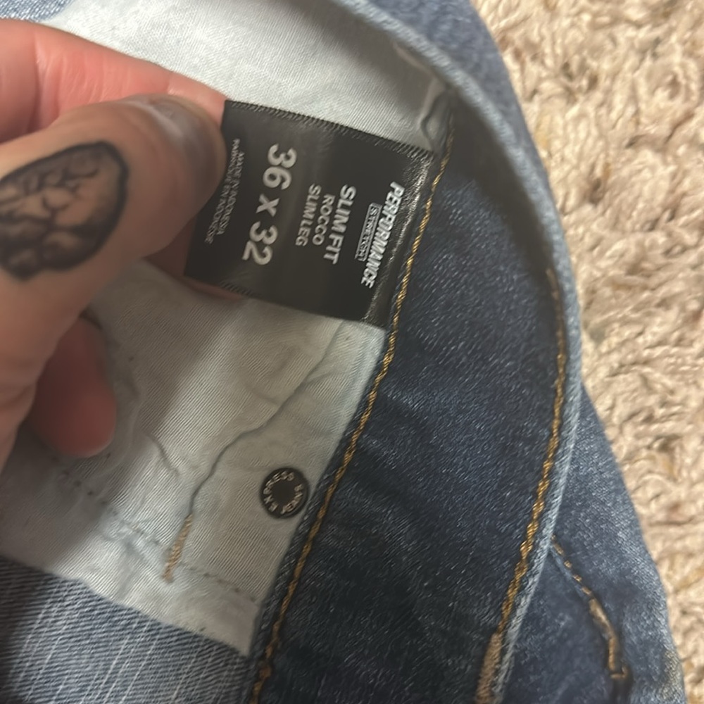Express Jeans - Picture 2 of 3